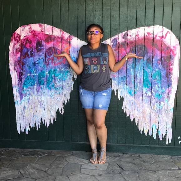 Meet the Posher, Brittney - Picture 2 of 3